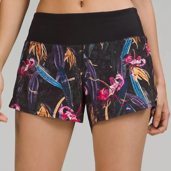 NWT Speed up low rise lululemon shorts size 4 - Picture 1 of 2
